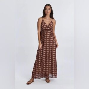 Molly Bracken NWT Maxi Dress Medium Camel Inaya Printed Mask Design Brown Summer